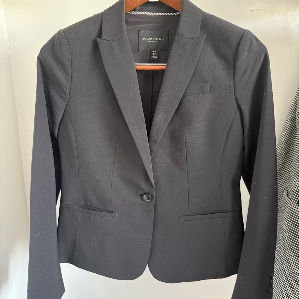 Banana Republic Black Tailored Blazer with Notched Lapels